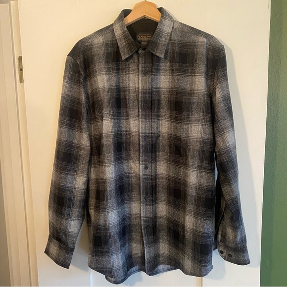 Pendleton grey plaid shirt in like new condition. Size Large - Picture 3 of 6